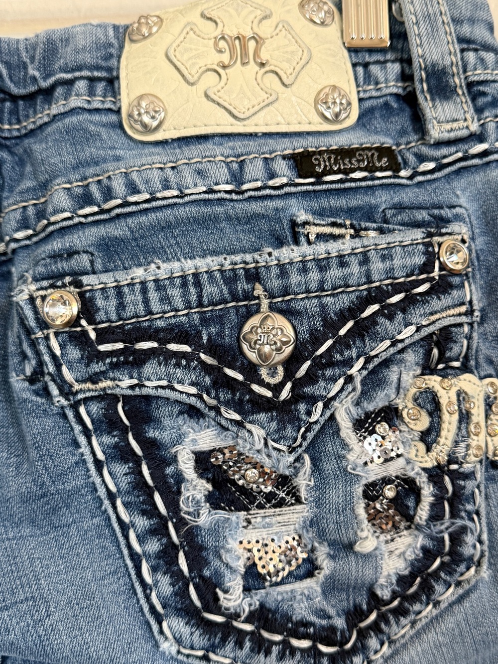 Miss Me Jeans Easy Boot Mid Rise Embellished Sequin Pocket Bootcut Women’s 28